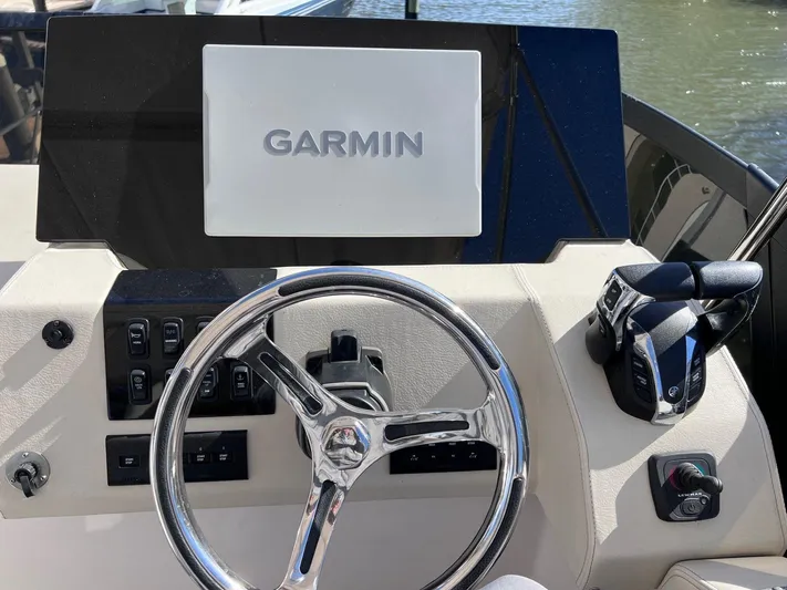  Yacht Photos Pics 2022 Regal 42 Fxo - Image 34