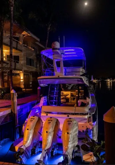  Yacht Photos Pics 2022 Regal 42 Fxo - Image 42