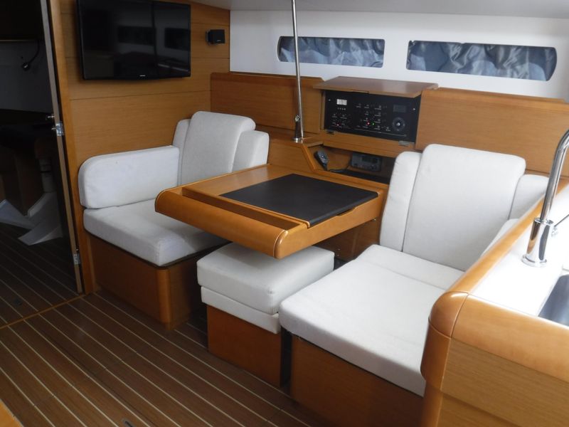 2015 Jeanneau 469