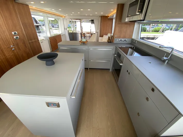 Clb72 Yacht Photos Pics 