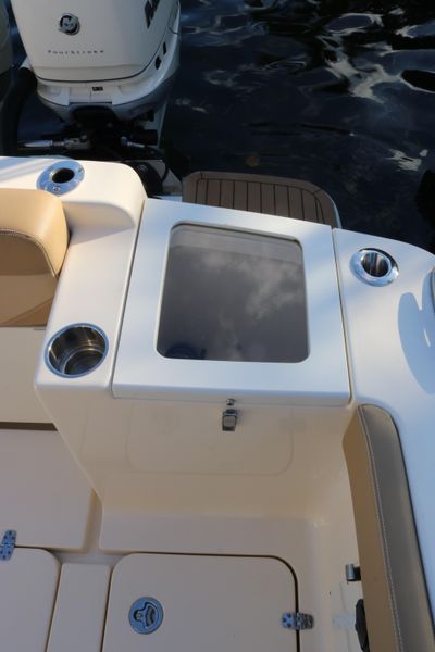 2021 Scout 330 LXF