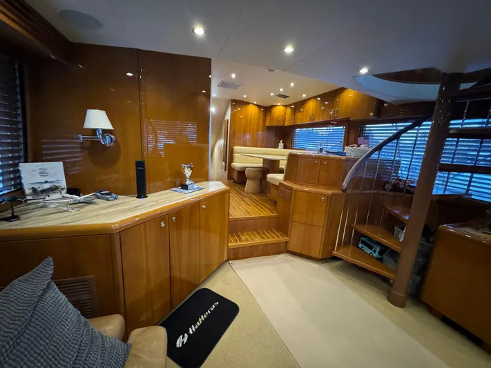 Mrs. Z Yacht Photos Pics 