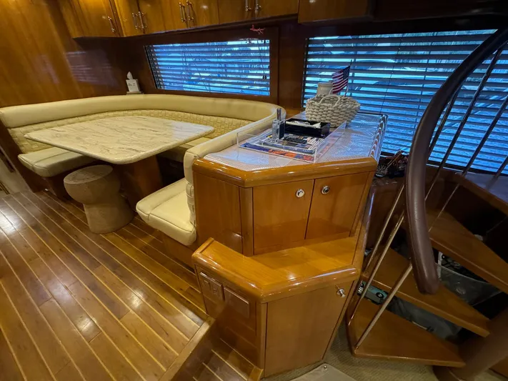 Mrs. Z Yacht Photos Pics 