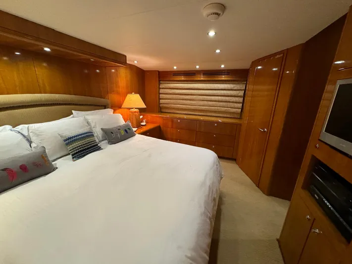 Mrs. Z Yacht Photos Pics 