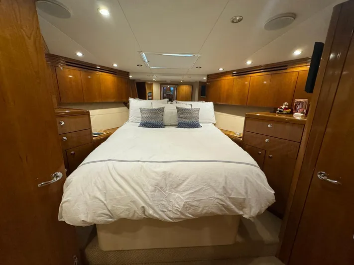 Mrs. Z Yacht Photos Pics 