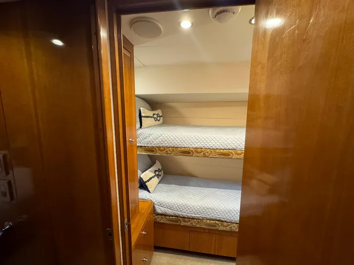 Mrs. Z Yacht Photos Pics 