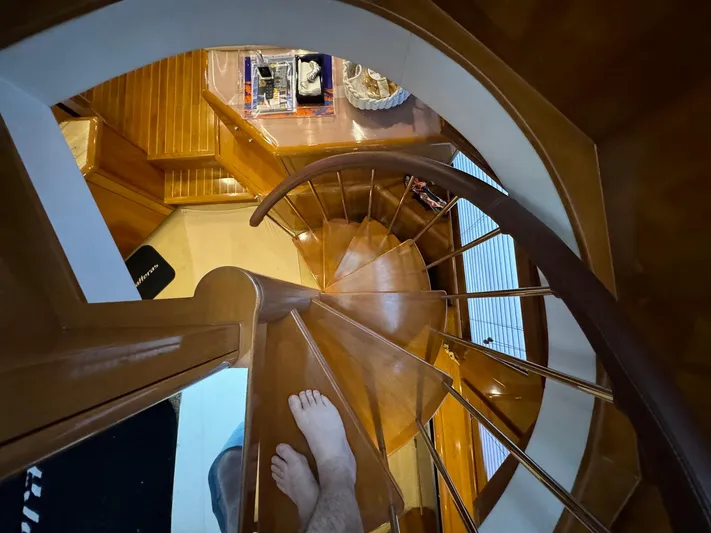 Mrs. Z Yacht Photos Pics 