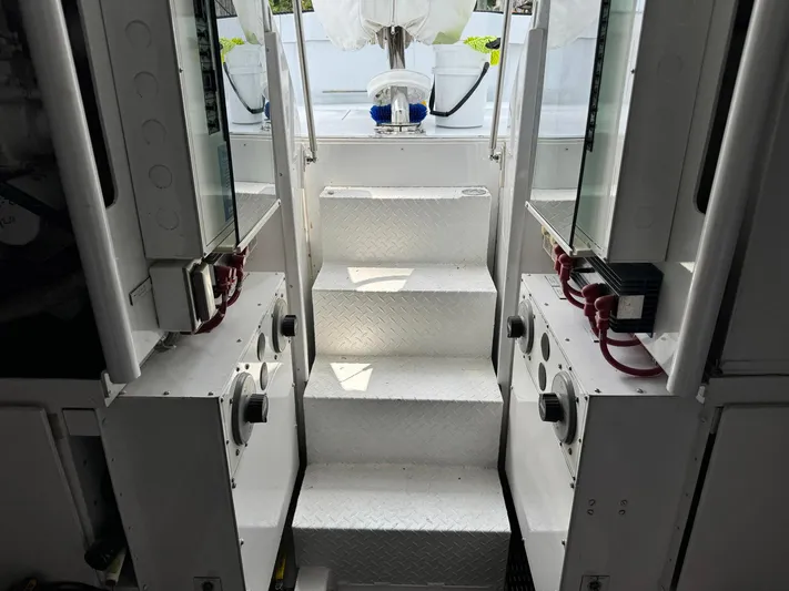 Mrs. Z Yacht Photos Pics 