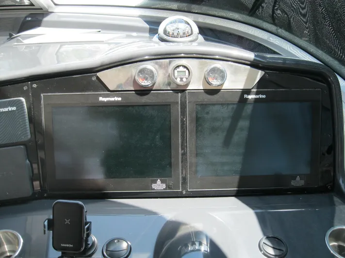 Yacht Photos Pics Control panel of 2017 Formula 45 Yacht with Raymarine displays and gauges.