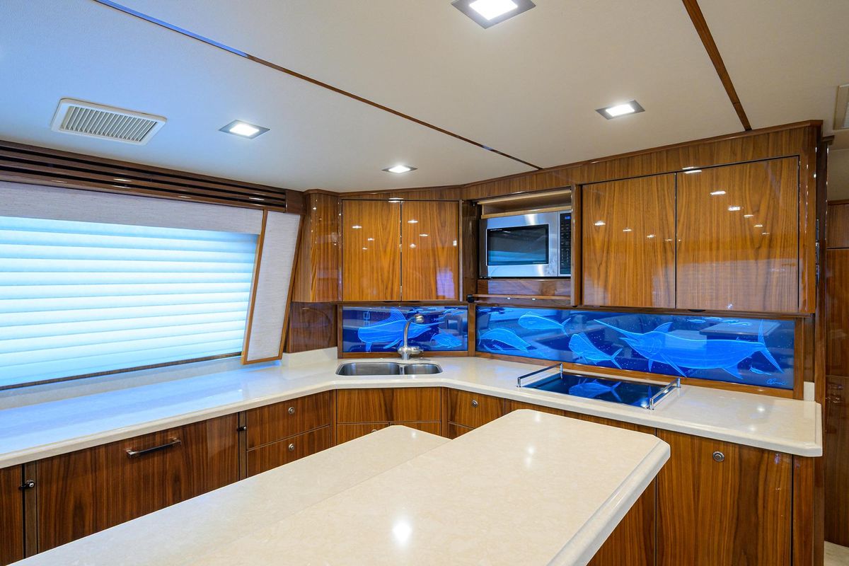2021 Viking 72 