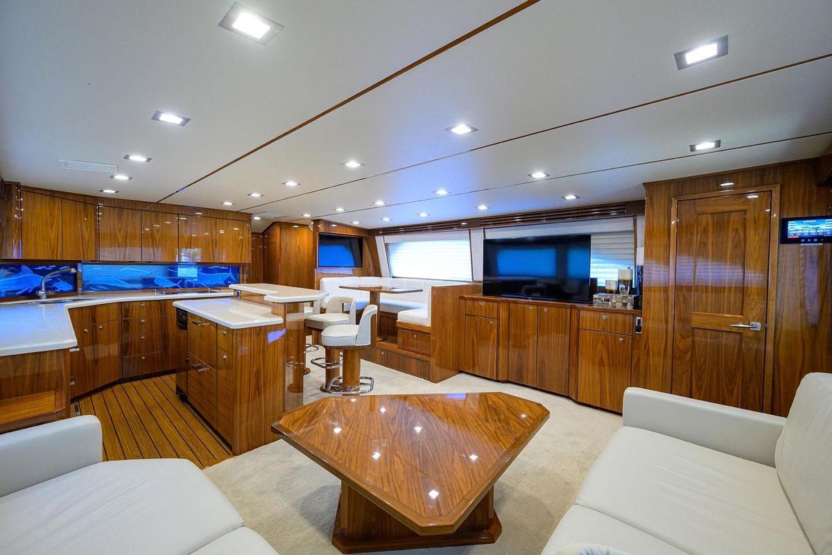 2021 Viking 72 