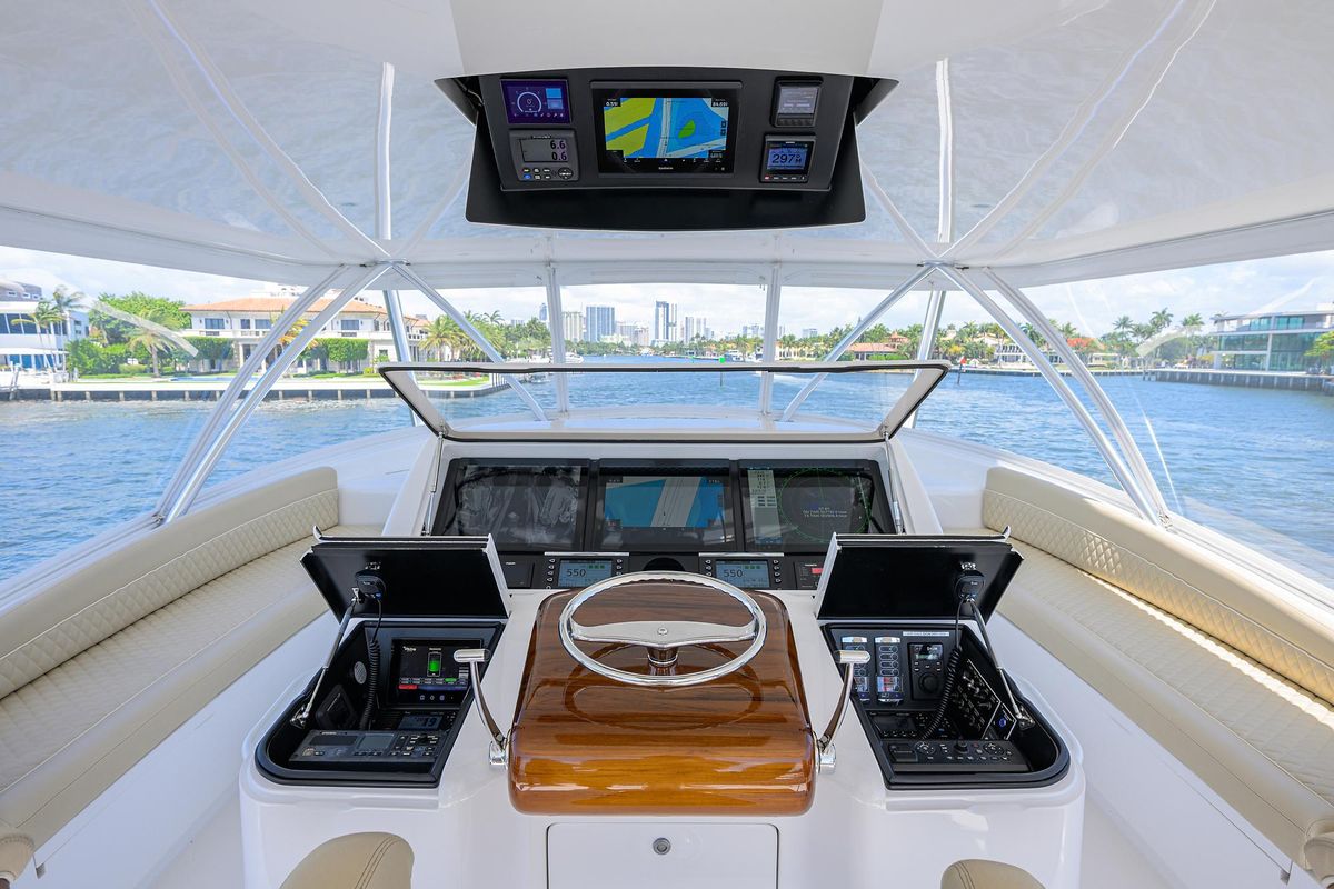 2021 Viking 72 