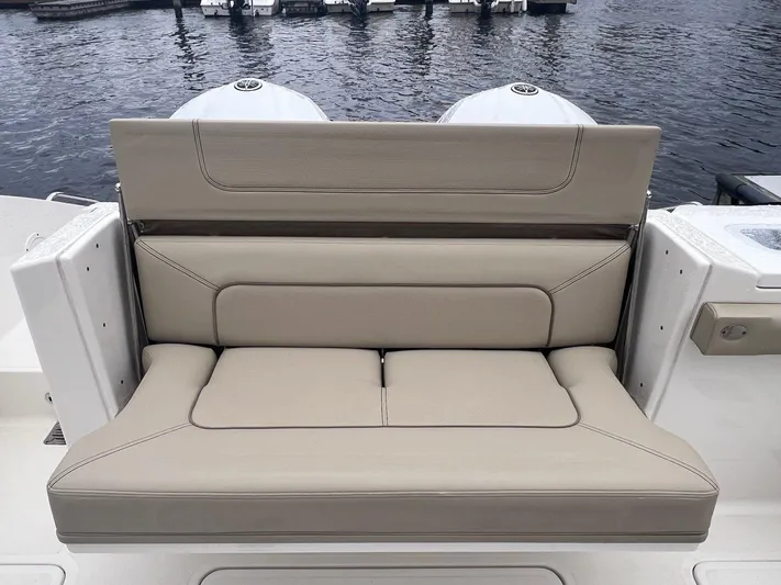  Yacht Photos Pics 2020 Pursuit 328 S - Image 9