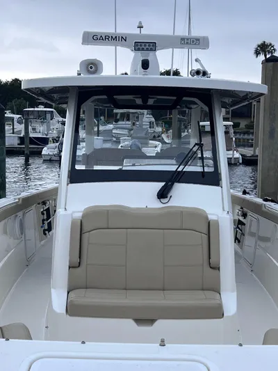  Yacht Photos Pics 2020 Pursuit 328 S - Image 17