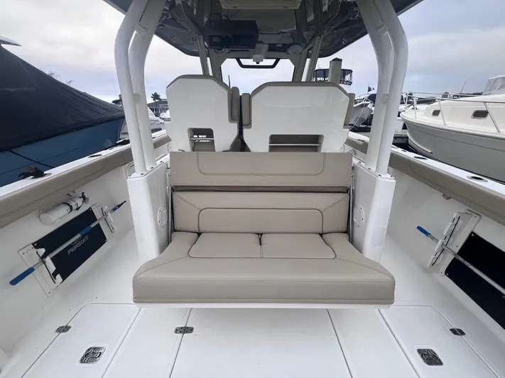  Yacht Photos Pics 2020 Pursuit 328 S - Image 6