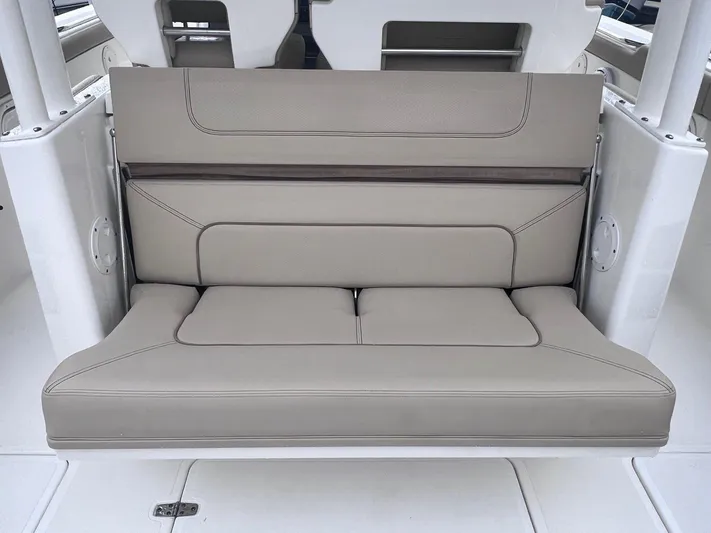  Yacht Photos Pics 2020 Pursuit 328 S - Image 7