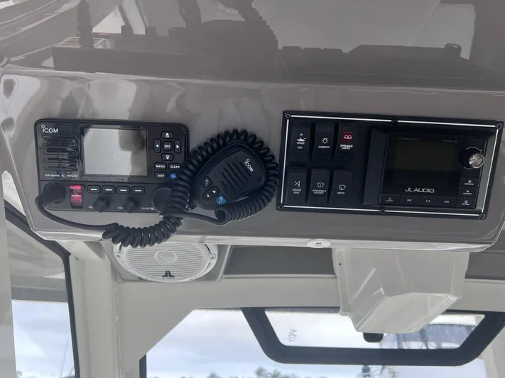  Yacht Photos Pics 2020 Pursuit 328 S - Image 20