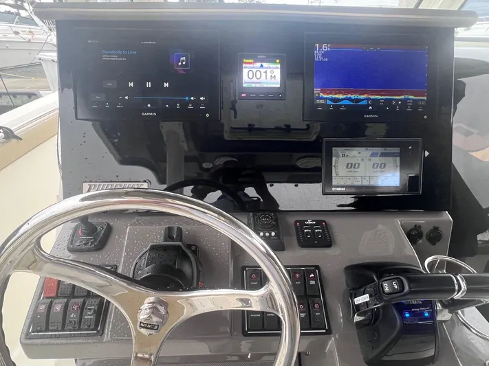  Yacht Photos Pics 2020 Pursuit 328 S - Image 19