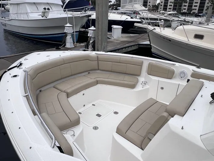  Yacht Photos Pics 2020 Pursuit 328 S - Image 15