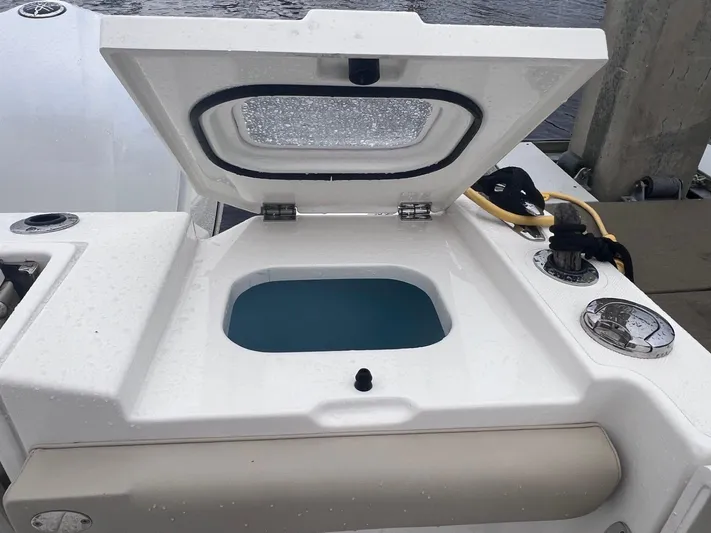  Yacht Photos Pics 2020 Pursuit 328 S - Image 10