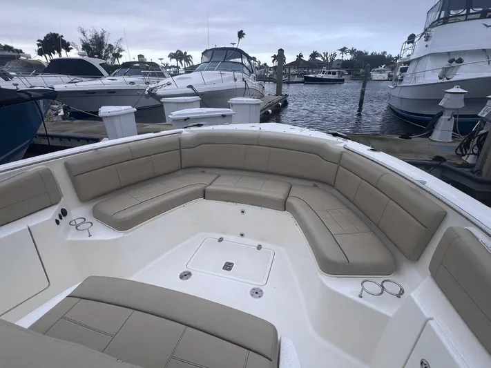  Yacht Photos Pics 2020 Pursuit 328 S - Image 16