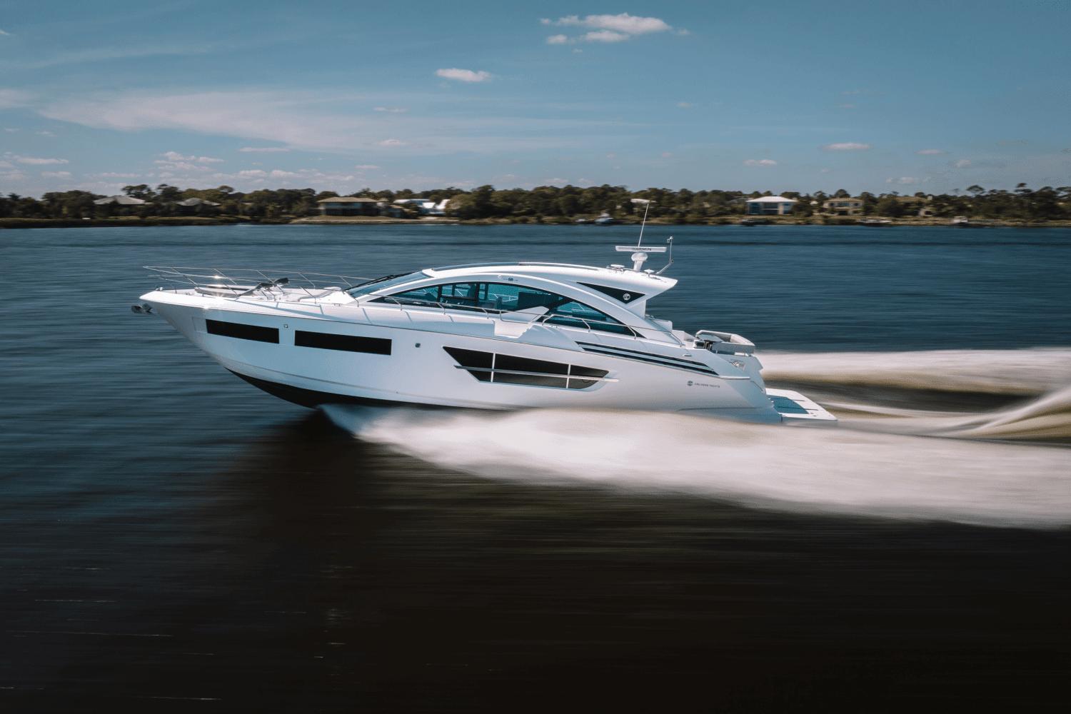 2023 cruisers yachts 60 cantius