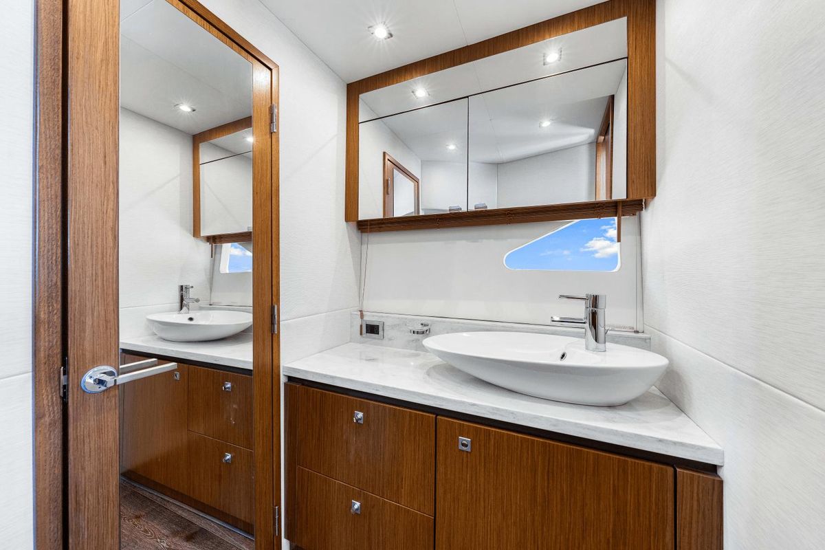 2017 Sea Ray 51 