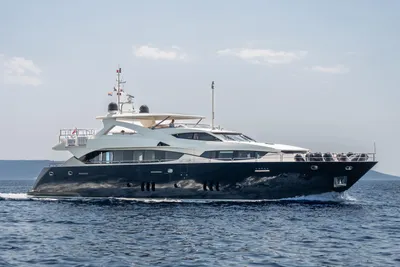 Sunseeker 34 Metre Yacht