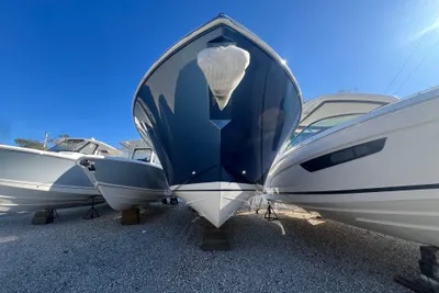 Tiara Yachts 34 LS