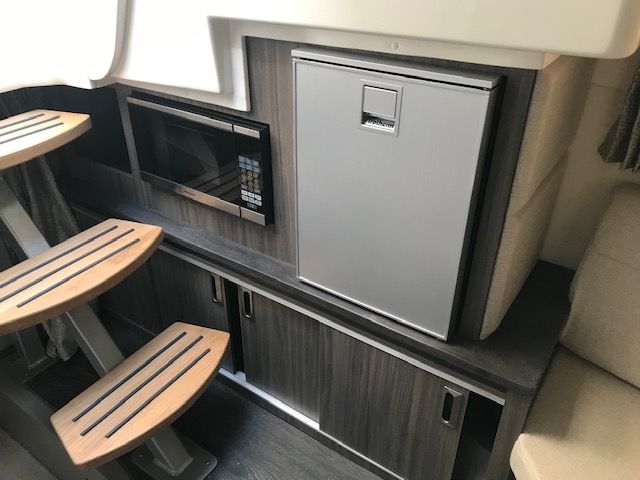 2022 Sea Ray 320 Sundancer