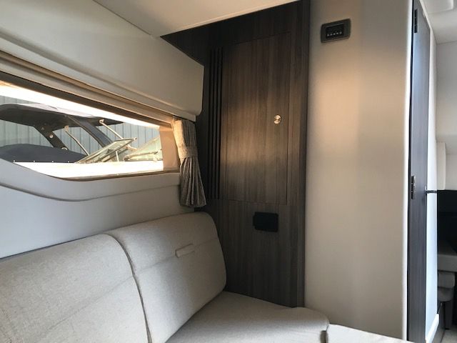 2022 Sea Ray 320 Sundancer