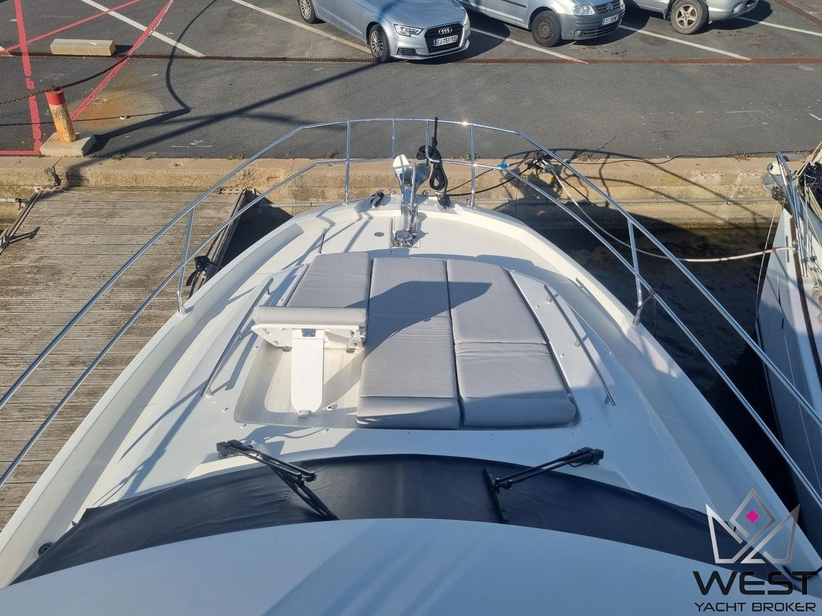 2023 Prestige 42 