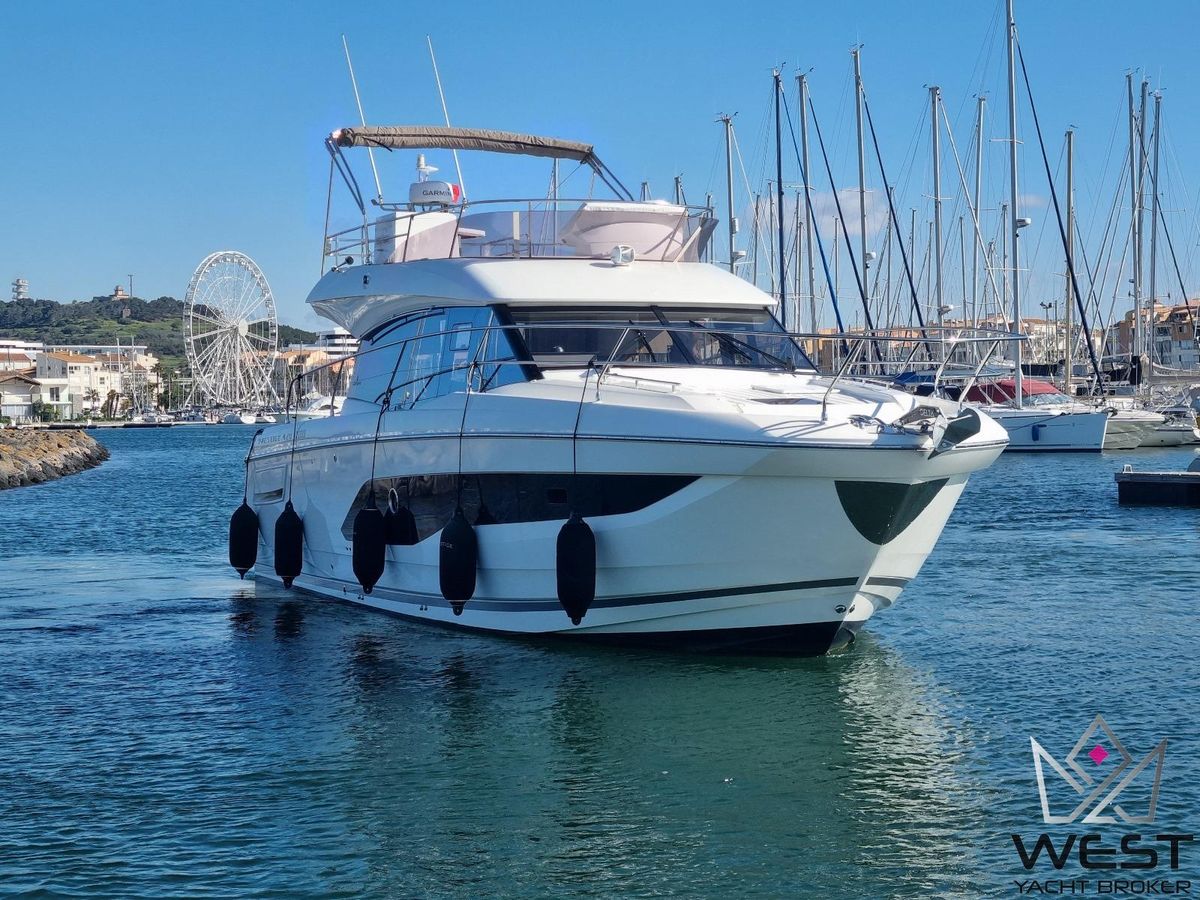 2023 Prestige 42 