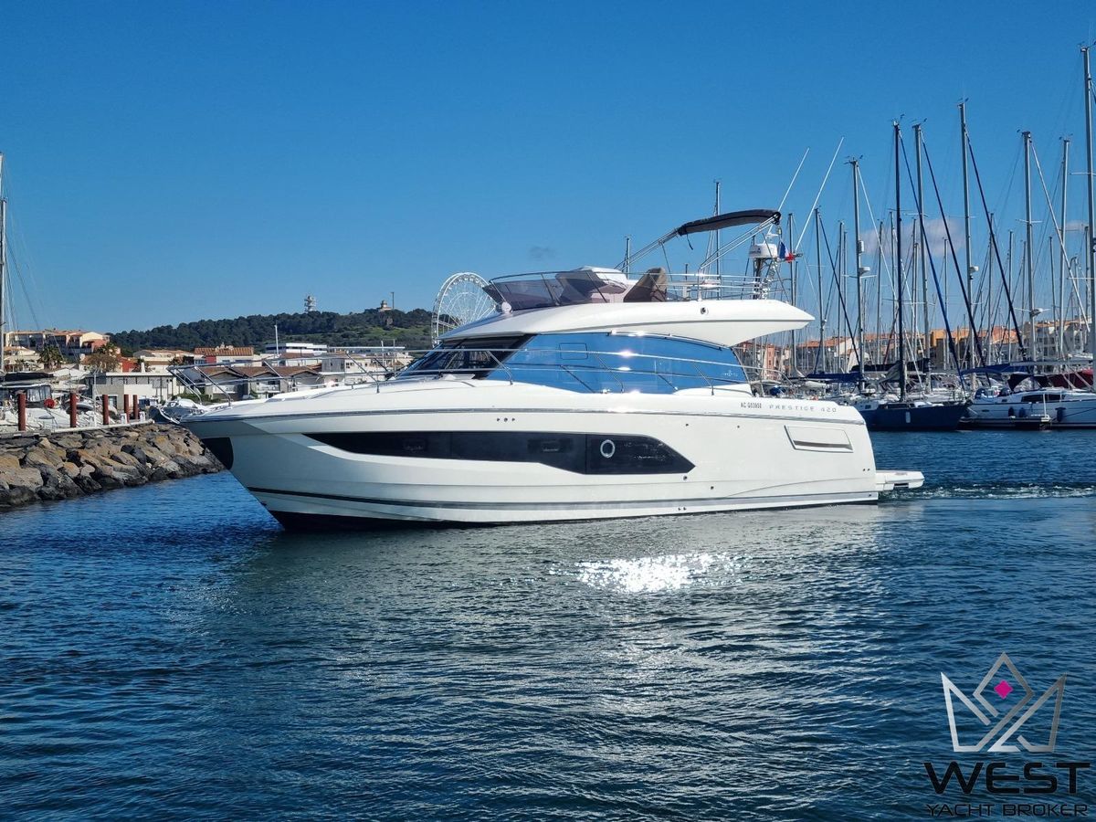 2023 Prestige 42 