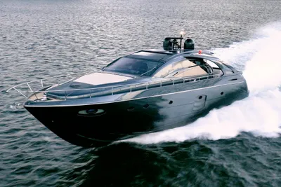 Pershing 70