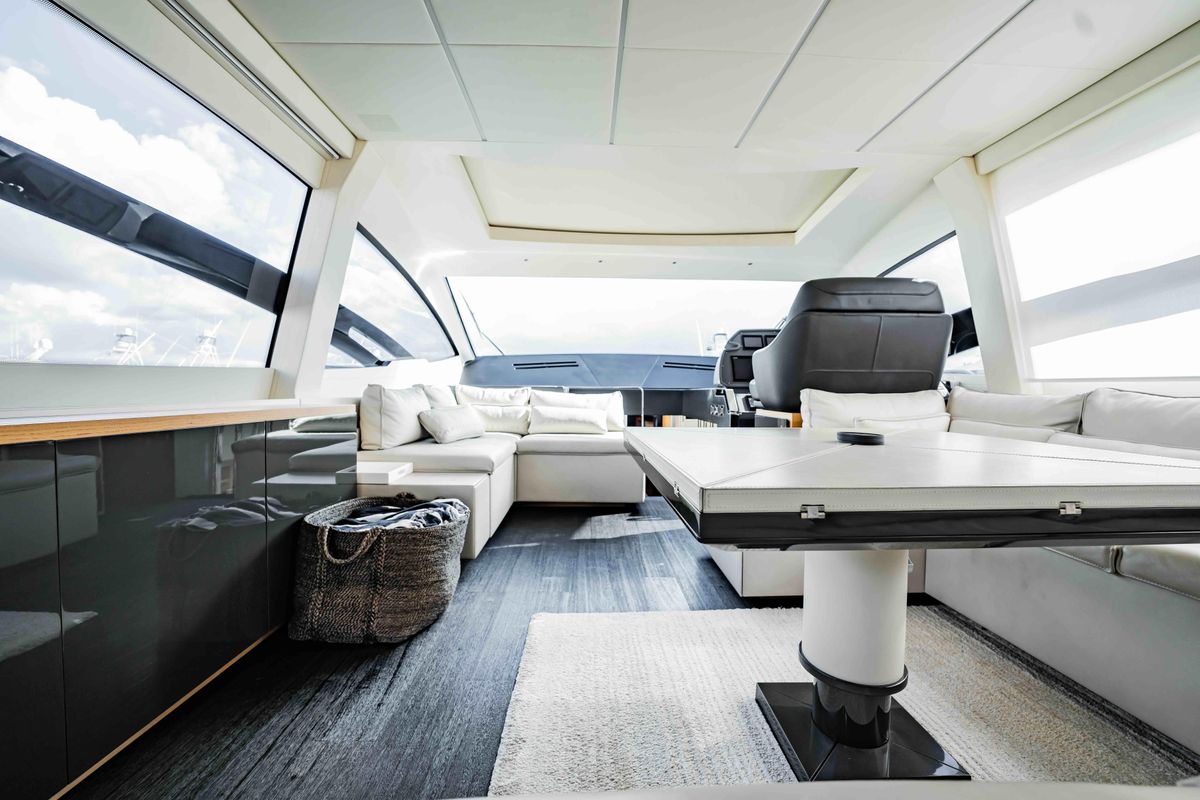 2017 Pershing 70 