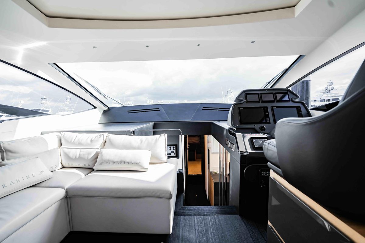 2017 Pershing 70 