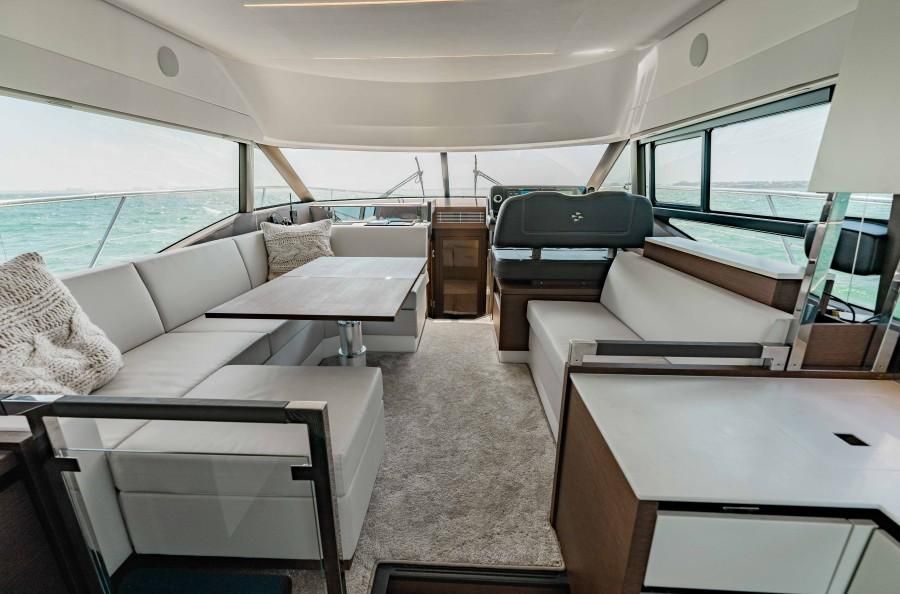 2020 Prestige 460 Flybridge