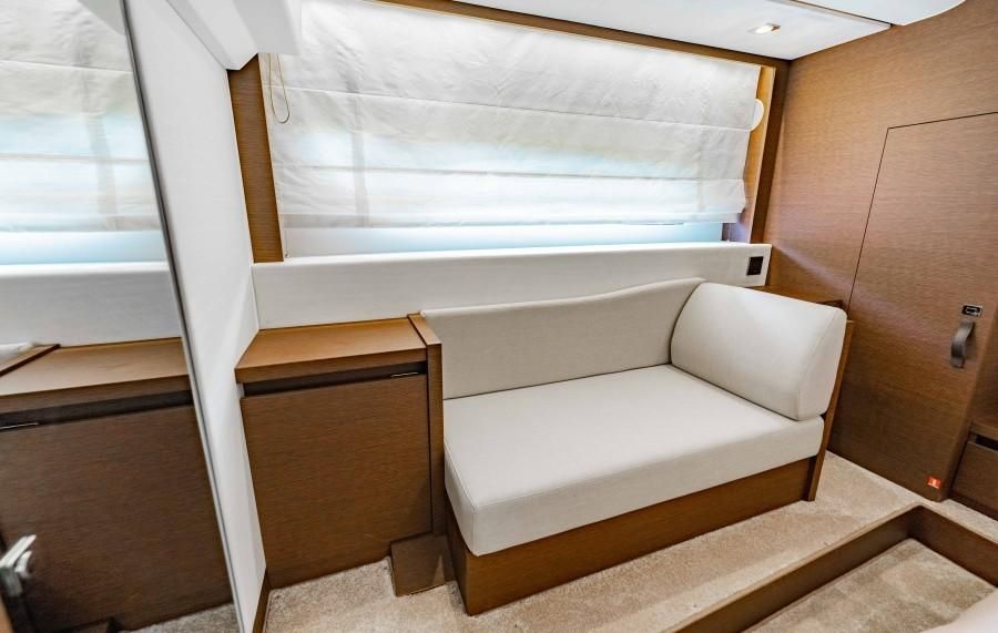 2020 Prestige 460 Flybridge
