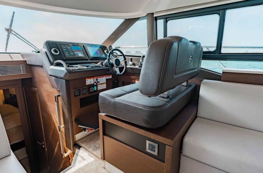 2020 Prestige 460 Flybridge