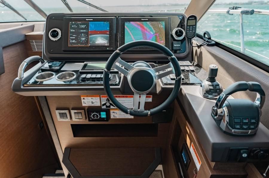 2020 Prestige 460 Flybridge