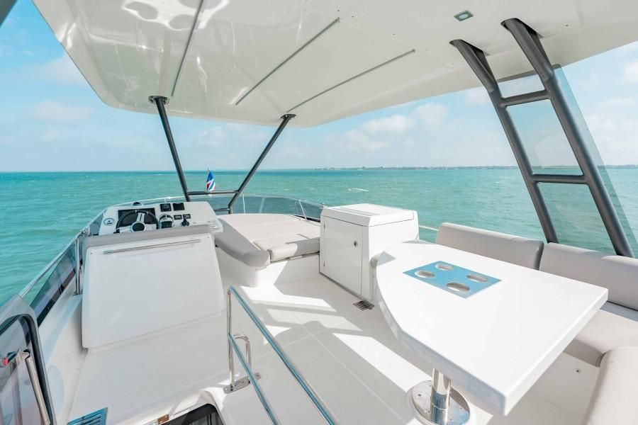 2020 Prestige 460 Flybridge
