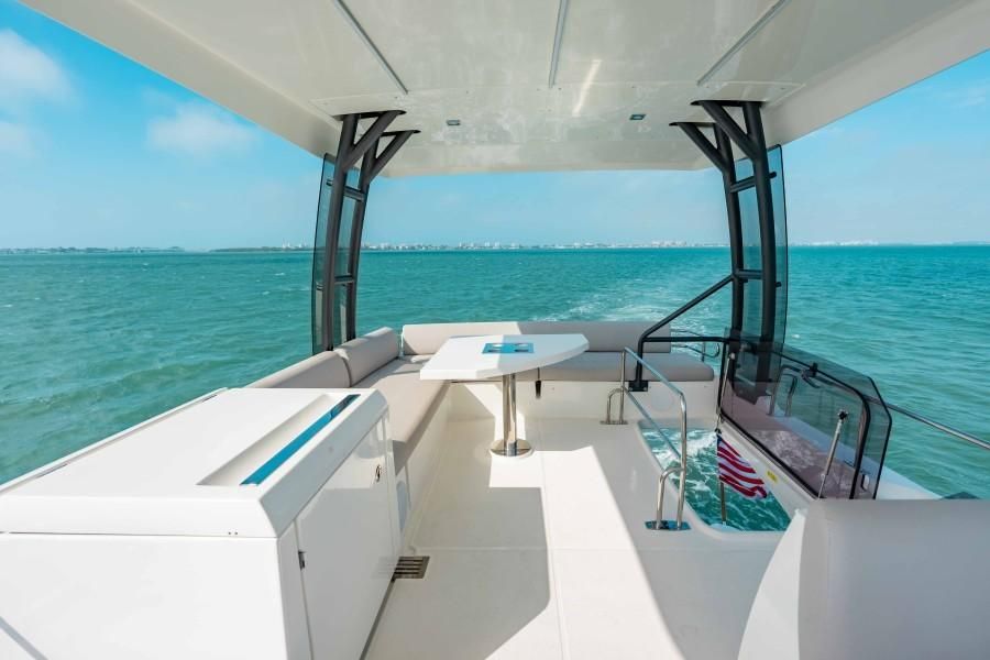 2020 Prestige 460 Flybridge
