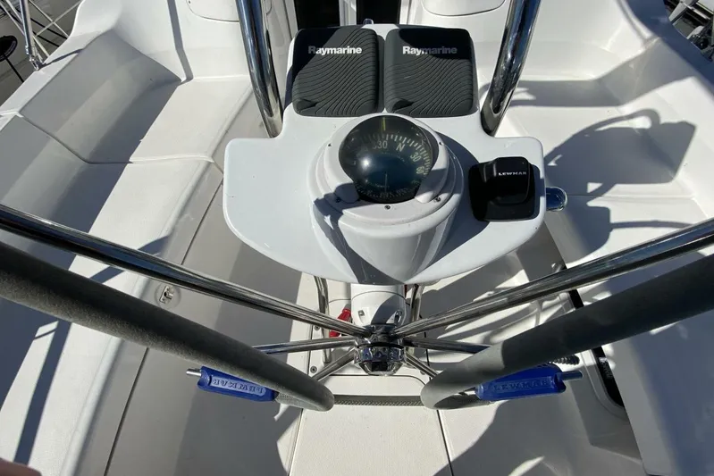 Dolce Vita Yacht Photos Pics Cockpit of 2004 Hunter 41 AC sailboat with Raymarine navigation equipment.