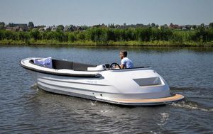 2023 Lifestyle 700 Tender