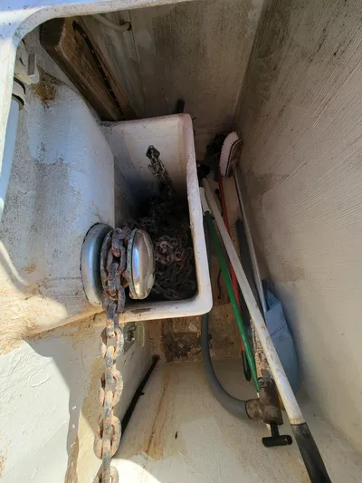 Alacrity Yacht Photos Pics Anchor chain storage in 2009 Fusion 40 boat compartment.