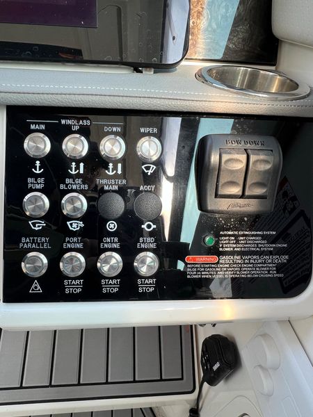 2021 Sea Ray 320 Sundancer
