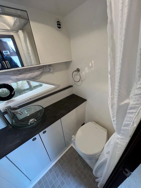 2021 Sea Ray 320 Sundancer