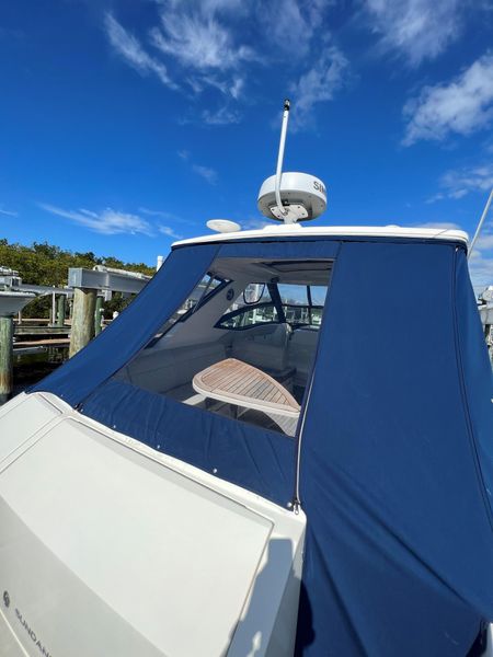 2021 Sea Ray 320 Sundancer
