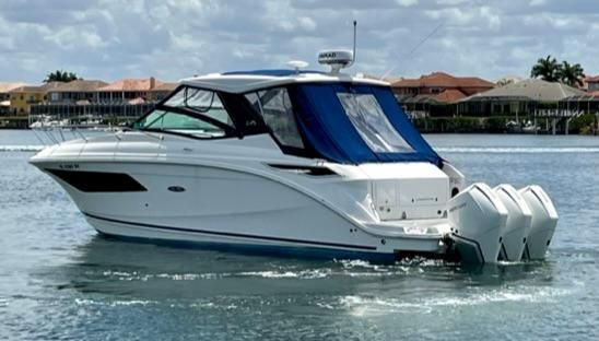 2021 Sea Ray 320 Sundancer